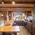 Chalet Authentique Pres De Chamonix Avec Jardin Et Parking - Fr-1-343-182
